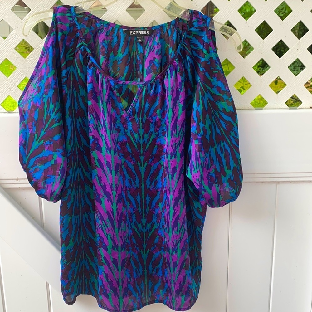 Express cold shoulder blouse size: XS